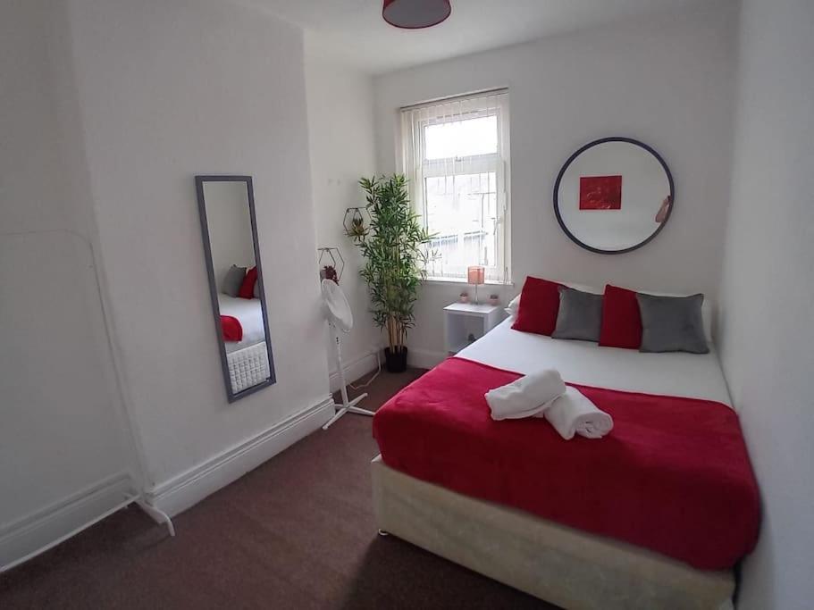 Large Family Home Central Location 3 Double Bedrooms And 1 Single Bedroom Cardiff Exterior foto
