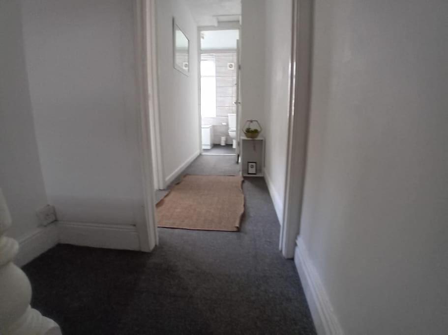 Large Family Home Central Location 3 Double Bedrooms And 1 Single Bedroom Cardiff Exterior foto